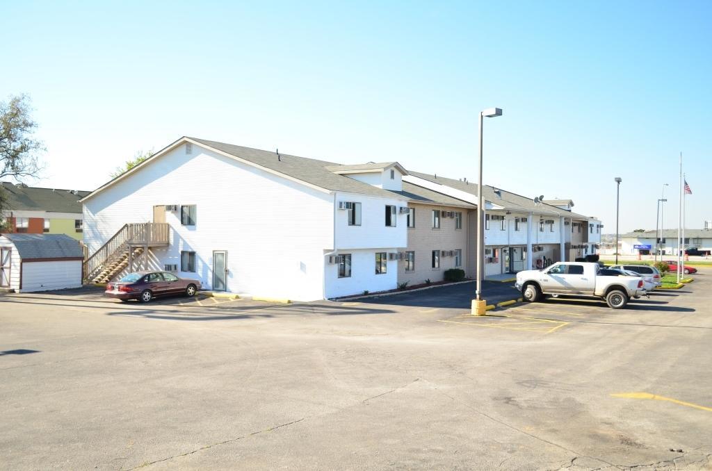 Luxury Inn & Suites Линкълн Екстериор снимка