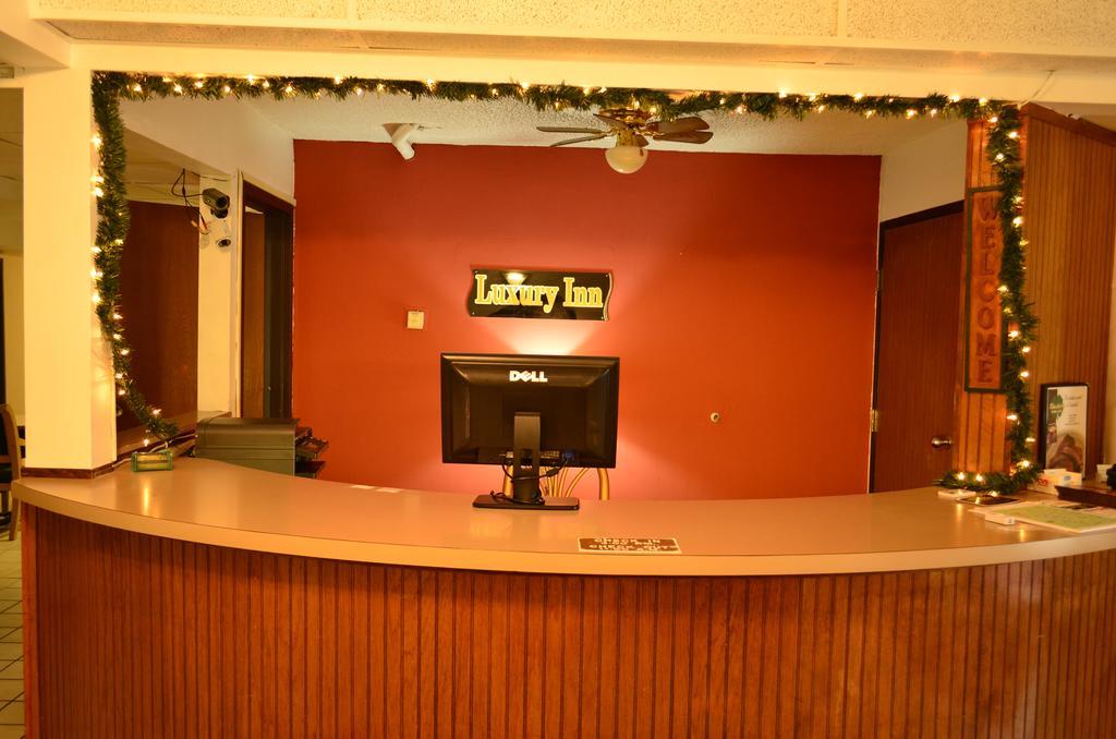 Luxury Inn & Suites Линкълн Екстериор снимка