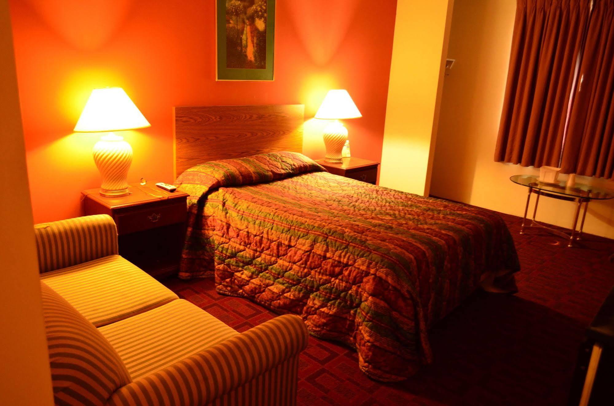 Luxury Inn & Suites Линкълн Екстериор снимка
