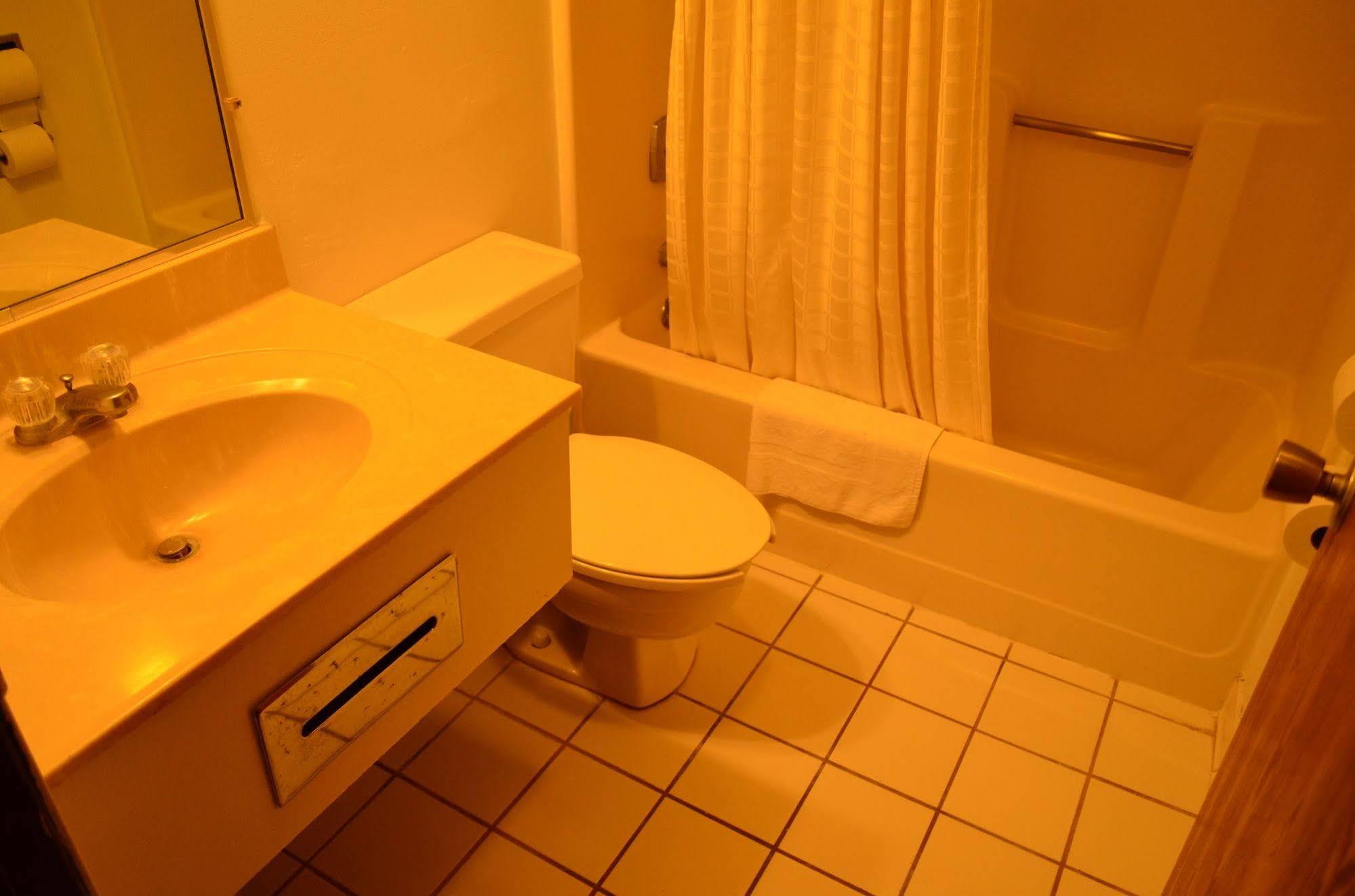 Luxury Inn & Suites Линкълн Екстериор снимка