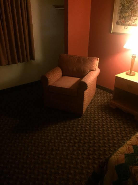 Luxury Inn & Suites Линкълн Екстериор снимка